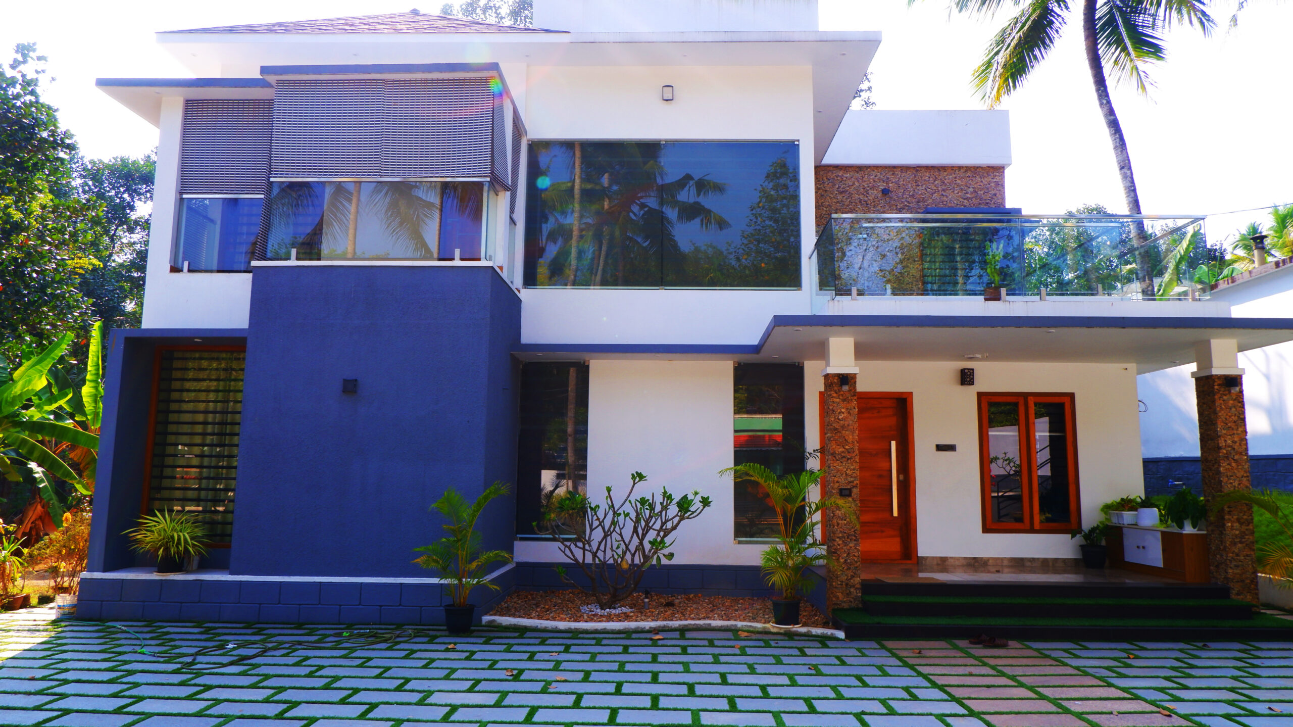 Sharif Vembayam – Private Home.